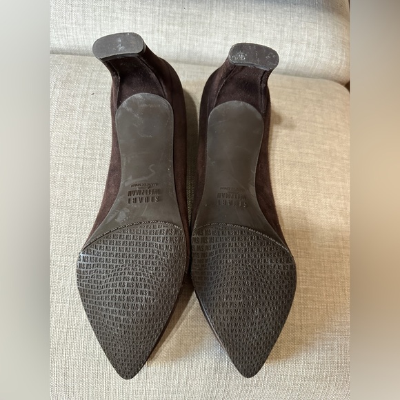 Selling shoes, didn’t get a chance to wear it. - Picture 2 of 4